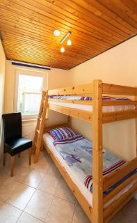 familiengeführtes reetgedecktes Ferienhaus mit 3 Wohnungen - in 50 Metern an der Ostsee - b51660 - Dierhagen - 3