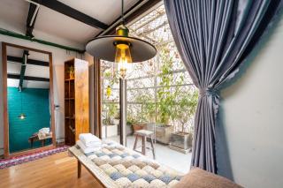 A Vintage Bedroom in District 1 - Ho Chi Minh - 8