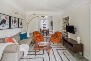 Family-Friendly 6-Bedroom Home Near Downtown - Detroit - 9