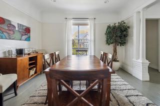 Family-Friendly 6-Bedroom Home Near Downtown - Detroit - 8