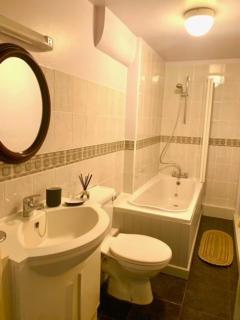 Outstanding Llangollen Riverside Apartment - 8