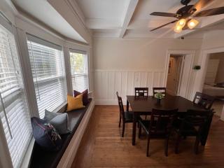 Spacious South Berkeley Apartment with Parking - Berkeley - 2