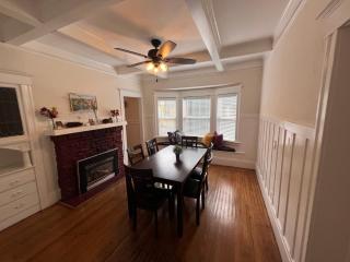 Spacious South Berkeley Apartment with Parking - Berkeley - 7