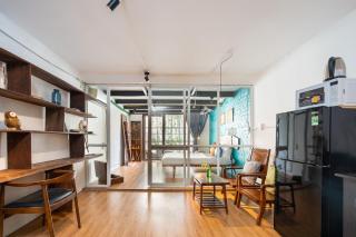A Vintage Bedroom in District 1 - Ho Chi Minh - 5