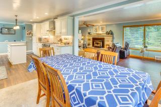 3 Mi to Pro Football Hall of Fame Home with Yard! - 5