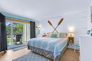 Charming Lakeside Condo - Moments to Lake Fun - Canyon Lake - 8