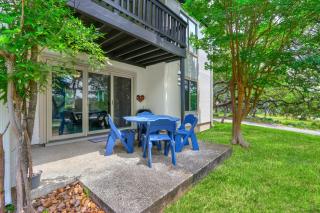 Charming Lakeside Condo - Moments to Lake Fun - Canyon Lake - 7