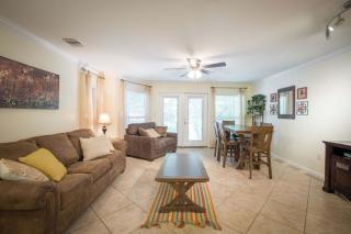 Waterwheel Hideaway - Cozy Condo for 6 with Resort-style Amenities - New Braunfels - 4