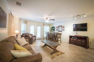 Waterwheel Hideaway - Cozy Condo for 6 with Resort-style Amenities - New Braunfels - 3