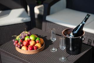Nest By The Lake - Mamaia - 4
