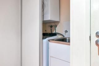 Tropical Escape with Pool, Balcony Plush King Suite - Darwin - 5