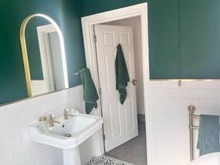 Historic Seaside Cottage - Sleeps 5 & Pets Ok - Morecambe - 3