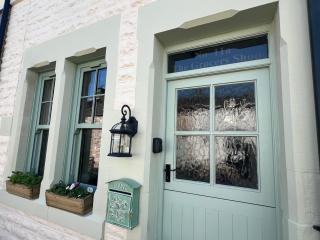 Historic Seaside Cottage - Sleeps 5 & Pets Ok - Morecambe - 1
