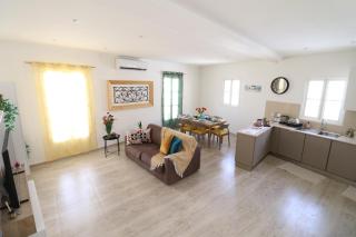 Seaside Independent Townhouse with Lift & Free Parking - Senglea - 3