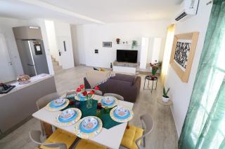Seaside Independent Townhouse with Lift & Free Parking - Senglea - 4