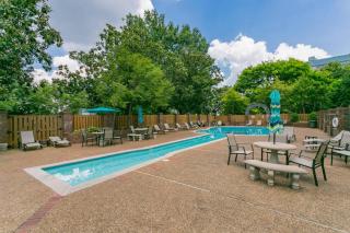 Two Condos on Music Row that Sleeps 14 with POOL and Parking - 1