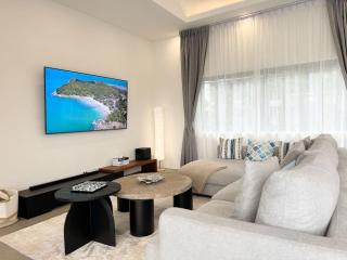 Villa Lulu Chic 2BR Seaview Retreat Private Pool - 1