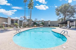 Relaxing 3BR Condo in Phoenix with Pool, Hot Tub and Free Netflix Access - 8