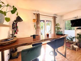 HolidayHome Apartments I Petfriendly Spaceous Apartment in Friedrichshain - Berlin - 2