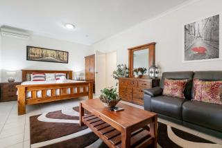 9-3 Glenelg Place Connolly A9 Elegant 3 bed apt in the heart of Connolly - 4