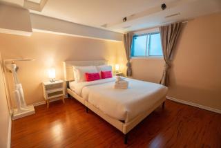 Stylish 2BR Home with Front Yard and Free Parking - 0