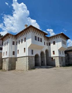 Palorto Inn - Gjirokastër - 0