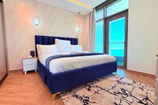 Blue Seaview 75 inch Smart TV 1Br - Manama - 0
