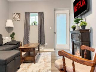 Cozy Retreat with Netflix and Work Desk - 9