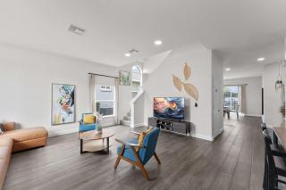 451 Davenport 5BR House with Heated Pool and Grill - 9