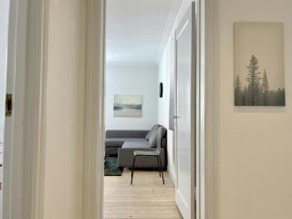 Central and Spacious Apartment for 8 in Vestbyen - Aalborg - 0