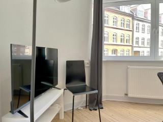 Central and Spacious Apartment for 8 in Vestbyen - Aalborg - 3