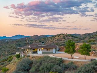 Dewey Mountain Getaway 3BR Home with Hot Tub, Gym and Sauna - Humboldt - 5