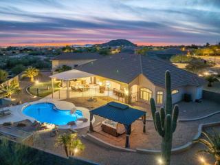 4BR Mesa Mountainside Retreat with Pool, Hot Tub and Games - 0