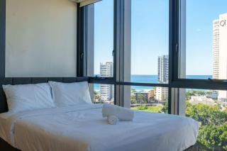 Chic 1BR Getaway Steps from Beach and Surfers Paradise - Gold Coast - 5
