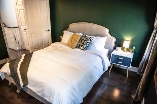 Inviting 2BR Townhouse with 2 WFH Setups and WiFi - 6