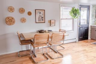 Downtown Lakefront Hideaway - Burlington - 3