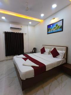 Hotel Yashmer Lodging and Boarding - 3