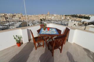 Seaside Independent Townhouse with Lift & Free Parking - Senglea - 0