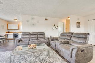 5 Mi to State Park: Mtn-View Apt in Anchorage - 5