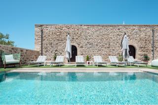 Sun-kissed Hilltop Villa, priv Pool, Scenic Views - Kástellos - 0