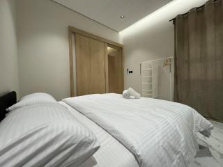 Mid-Century 1-Bedroom Apartment - 1B - Riad - 2