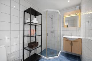 Central Bergen apt w Balcony - 2