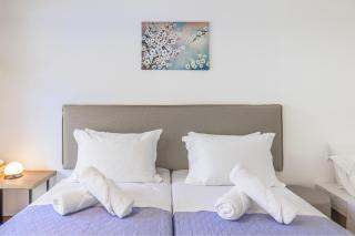 Holiday Homes BlueGreen - Beachfront, Pool, Garden and BBQ - near Heraklion - Ligaria - 9