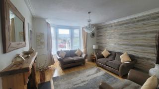 4 Private bedroom house with 3 parking spaces free - 4