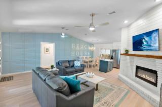 3BR Family Getaway Steps to Sand & Sun - 7