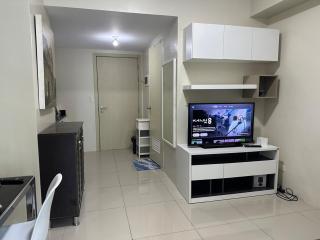 Bright & Cozy 1 BR in Jazz Residences Tower B - Manila - 2