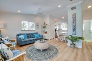 Steps to the Beach, Modern Beach Bungalow - Holmes Beach - 7
