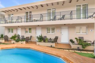BlueGreen Holiday Homes - Family Friendly on the Beach with Pool, BBQ, near Heraklion - Ligaria - 6