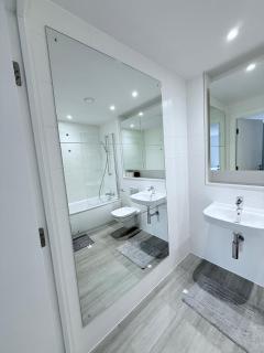 Modern 2 Bedroom Chinese Quarter - Birmingham - 3