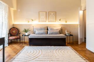 Musicians home - University - Atene - 9